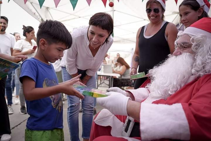 MAYRA RECORRIÓ LA JORNADA DE CIERRE DE AÑO DEL PROGRAMA QUILMES CERCA