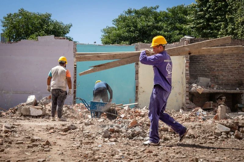 CONTINÚAN LAS OBRAS DE 11 NUEVAS VIVIENDAS EN BARRIO AZUL