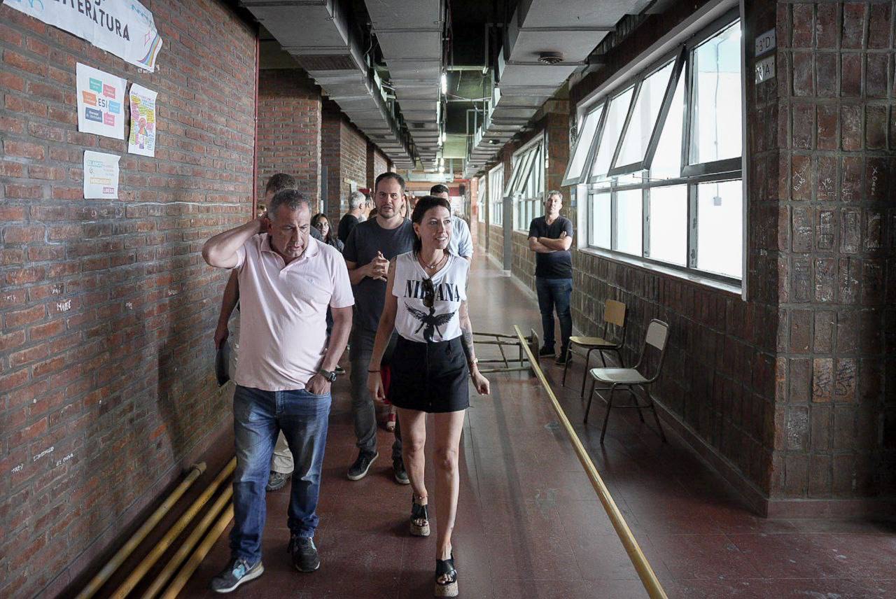 MAYRA SUPERVISÓ EL AVANCE DE OBRAS EN LA ESCUELA SECUNDARIA N°20 DE QUILMES