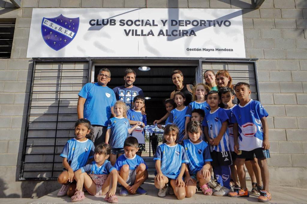 MAYRA DEJÓ INAUGURADO EL SALÓN DE USOS MÚLTIPLES DEL CLUB VILLA ALCIRA
