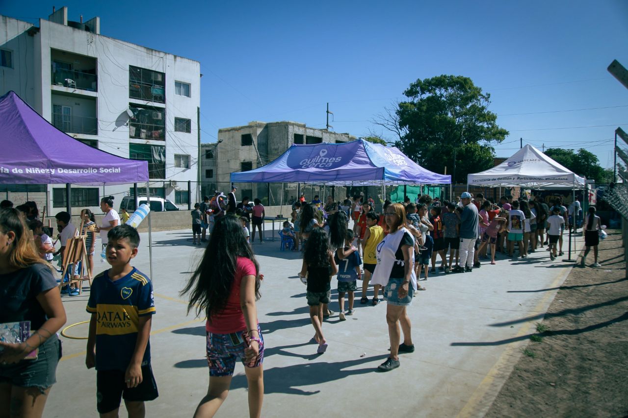 LOS REYES MAGOS ESTUVIERON PRESENTES EN DISTINTOS BARRIOS DE QUILMES