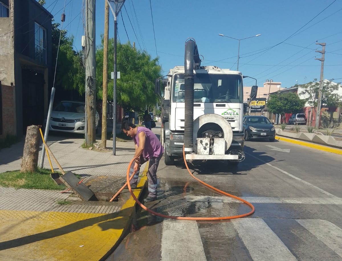 CONTINÚAN  LOS OPERATIVOS DE LIMPIEZA EN DISTINTOS PUNTOS DEL DISTRITO