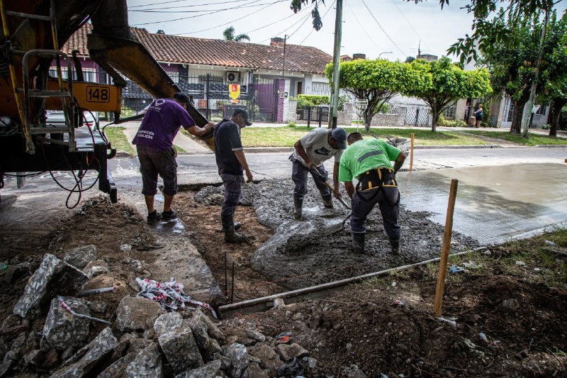 CONTINÚAN LAS OBRAS DE BACHEO EN CARPETA ASFÁLTICA Y HORMIGÓN