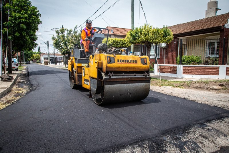 CONTINÚAN LAS OBRAS DE BACHEO EN CARPETA ASFÁLTICA Y HORMIGÓN