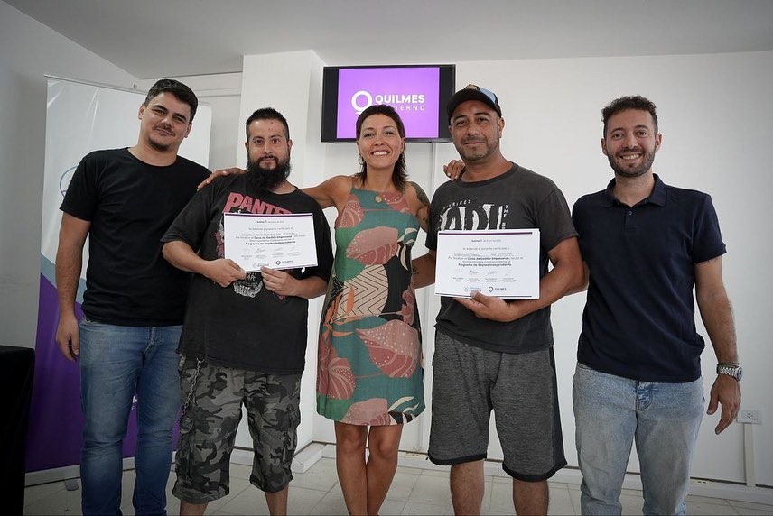 MAYRA ENTREGÓ SUBSIDIOS A 20 EMPRENDEDORES LOCALES