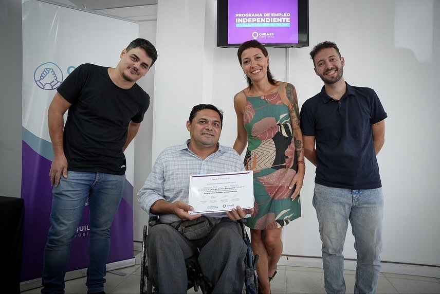 MAYRA ENTREGÓ SUBSIDIOS A 20 EMPRENDEDORES LOCALES