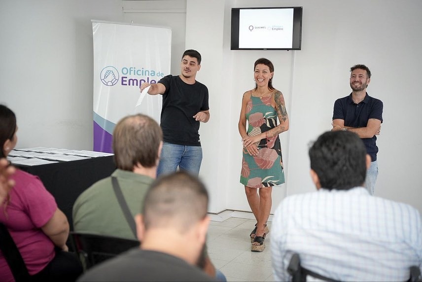 MAYRA ENTREGÓ SUBSIDIOS A 20 EMPRENDEDORES LOCALES