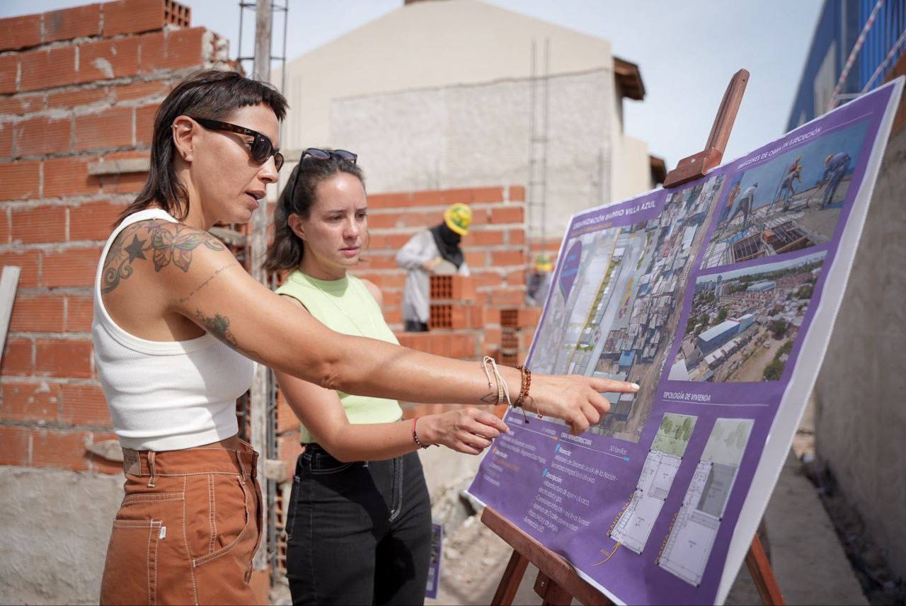 MAYRA SUPERVISÓ EL AVANCE DE LA CONSTRUCCIÓN DE 11 VIVIENDAS EN BARRIO AZUL