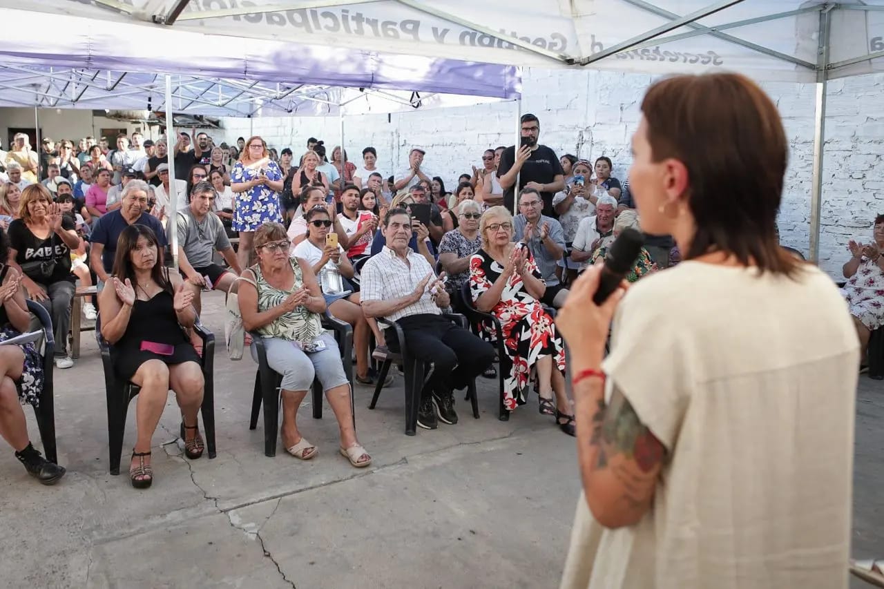 MAYRA PRESENTÓ EL PLAN DE 85 CUADRAS DE PAVIMENTOS EN EL BARRIO LA UNIÓN