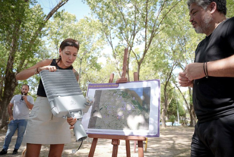 MAYRA SUPERVISÓ EL INICIO DEL PLAN INTEGRAL DE RENOVACIÓN DE LUCES LED