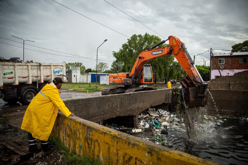 REFUERZAN LAS TAREAS DE DESOBSTRUCCIÓN Y LIMPIEZA DE SUMIDEROS Y ARROYOS