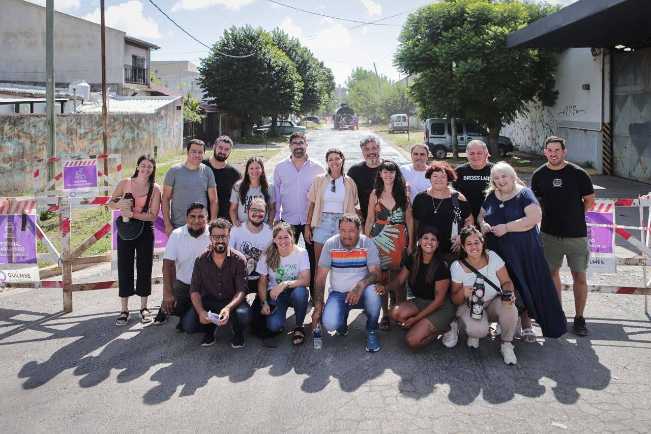  MAYRA SUPERVISÓ EL AVANCE DE LOS TRABAJOS DE BACHEO EN EZPELETA ESTE 