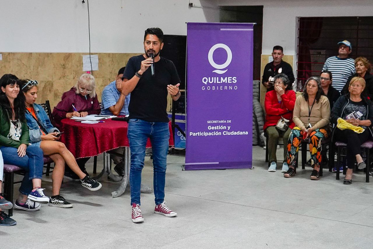 FUNCIONARIOS MUNICIPALES SE REUNIERON CON VECINOS Y VECINAS DE LA FLORIDA