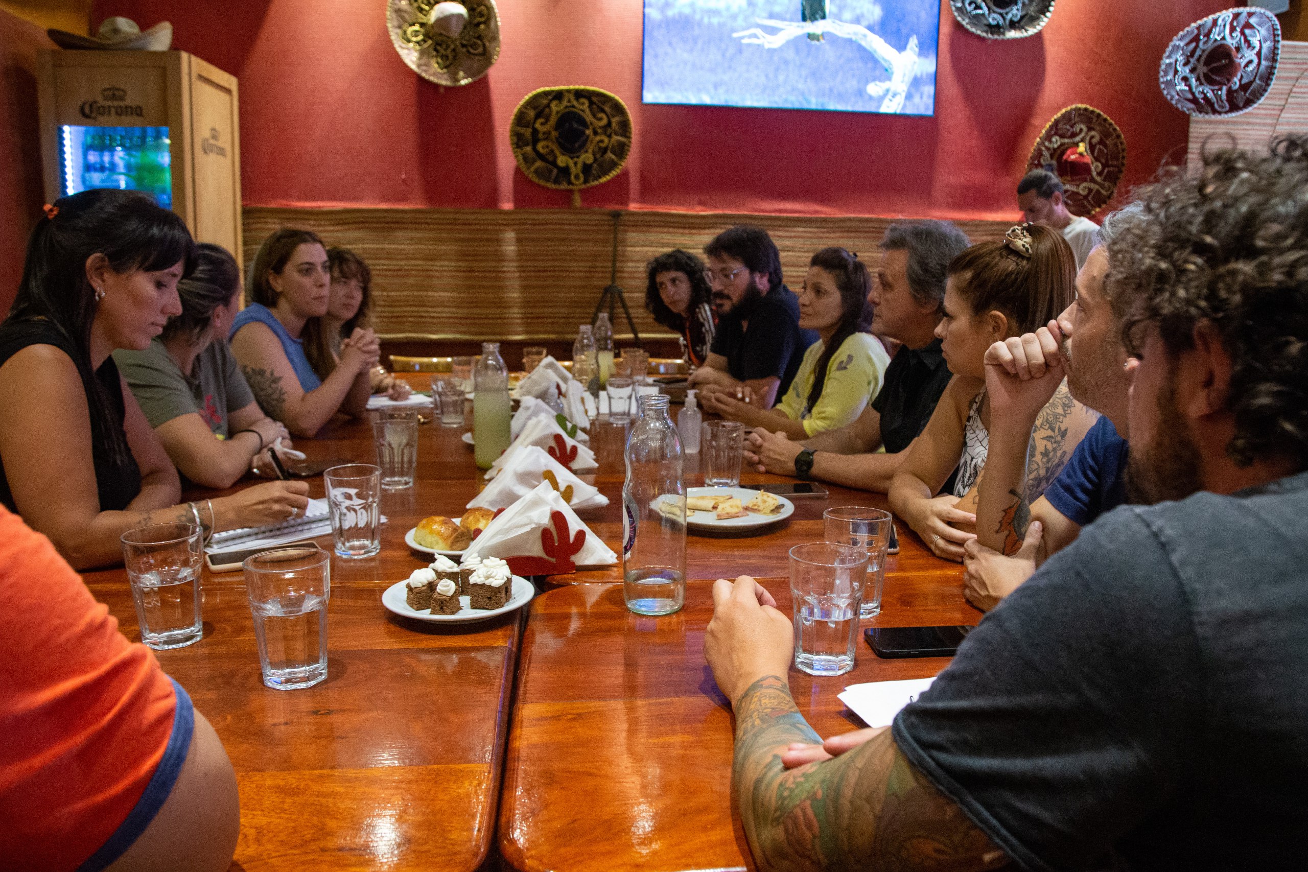 FUNCIONARIOS MUNICIPALES SE REUNIERON CON COMERCIANTES DE BERNAL CENTRO