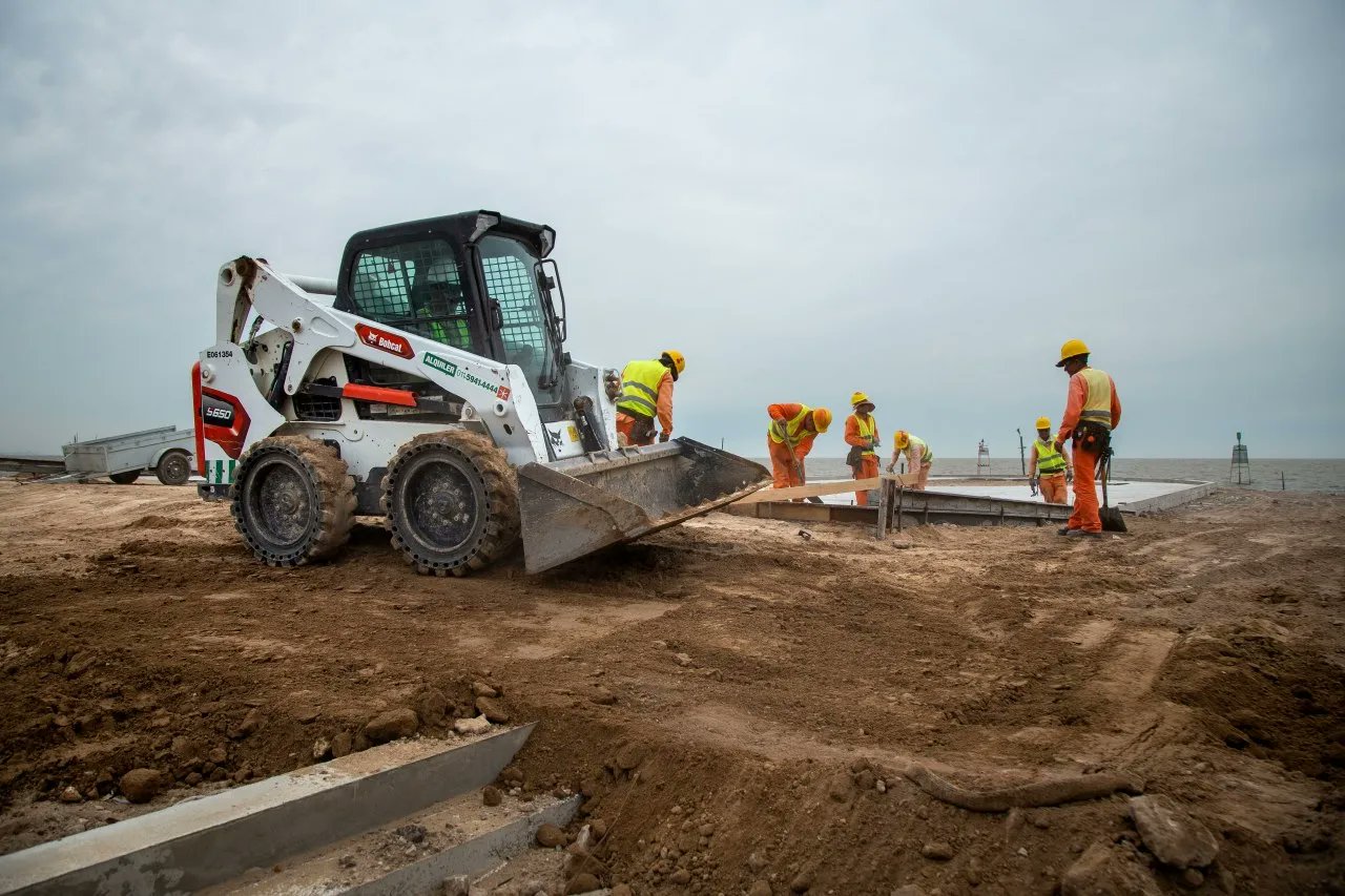 AVANZAN LOS TRABAJOS EN EL NUEVO PARQUE DE LA RIBERA DE QUILMES