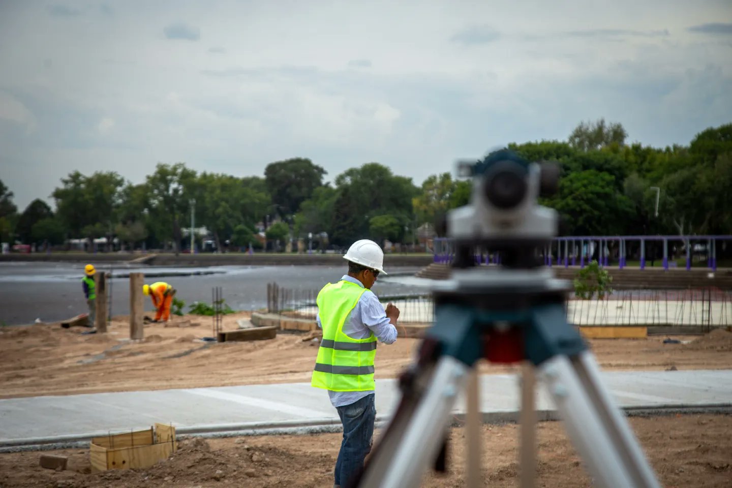 AVANZAN LOS TRABAJOS EN EL NUEVO PARQUE DE LA RIBERA DE QUILMES