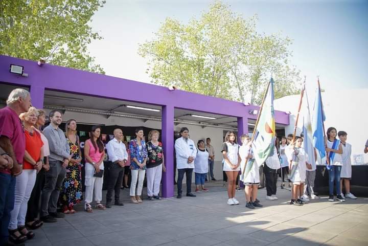 MAYRA ENCABEZÓ EL ACTO DE INICIO DEL CICLO LECTIVO 2023 EN LA EP Nº 34 