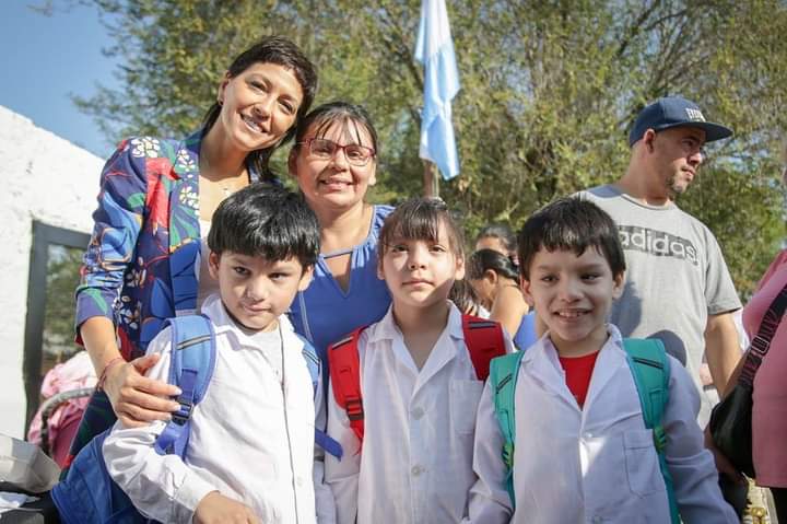 MAYRA ENCABEZÓ EL ACTO DE INICIO DEL CICLO LECTIVO 2023 EN LA EP Nº 34 