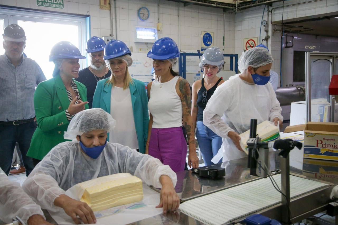 MAYRA Y MAGARIO RECORRIERON LA FÁBRICA REFINERÍA SUDAMERICANA SA 