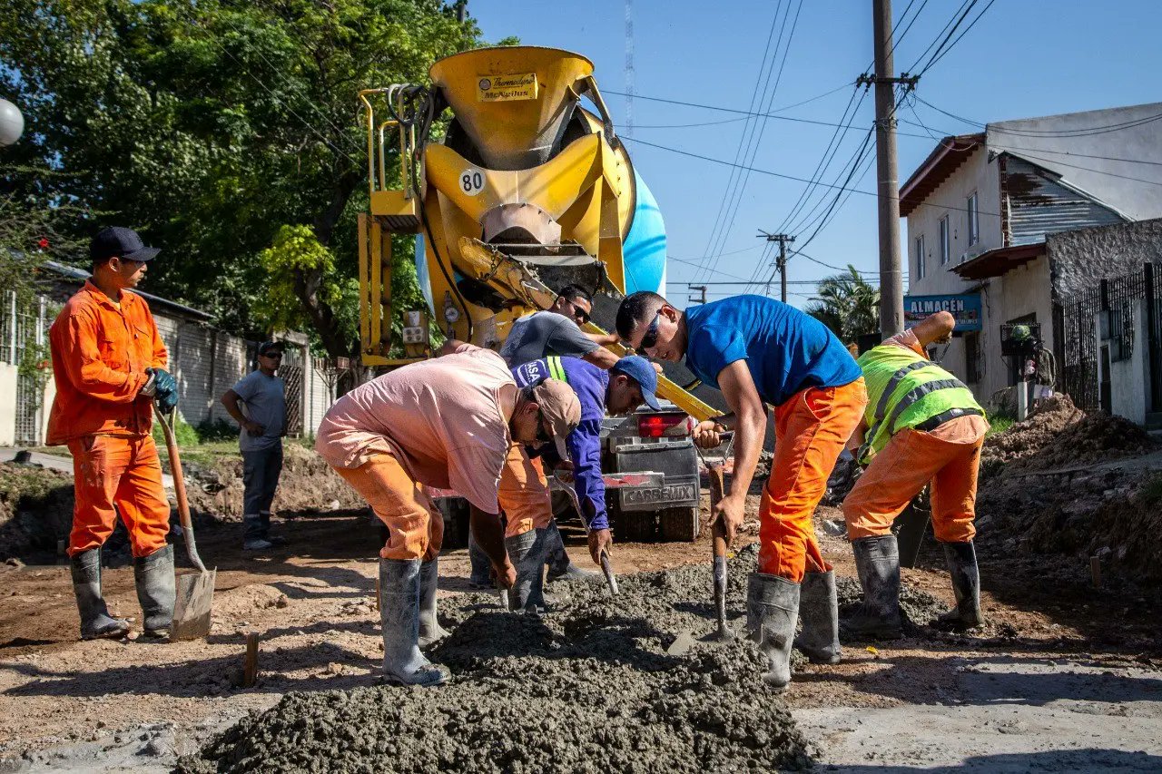 SE LLEVA ADELANTE LA RECONSTRUCCIÓN DE PAVIMENTOS EN VILLA LA FLORIDA