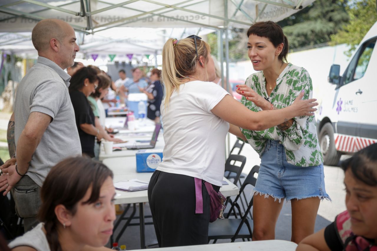  QUILMES CERCA: MAYRA ESTUVO JUNTO A LOS VECINOS QUE DENUNCIARON A EDESUR 