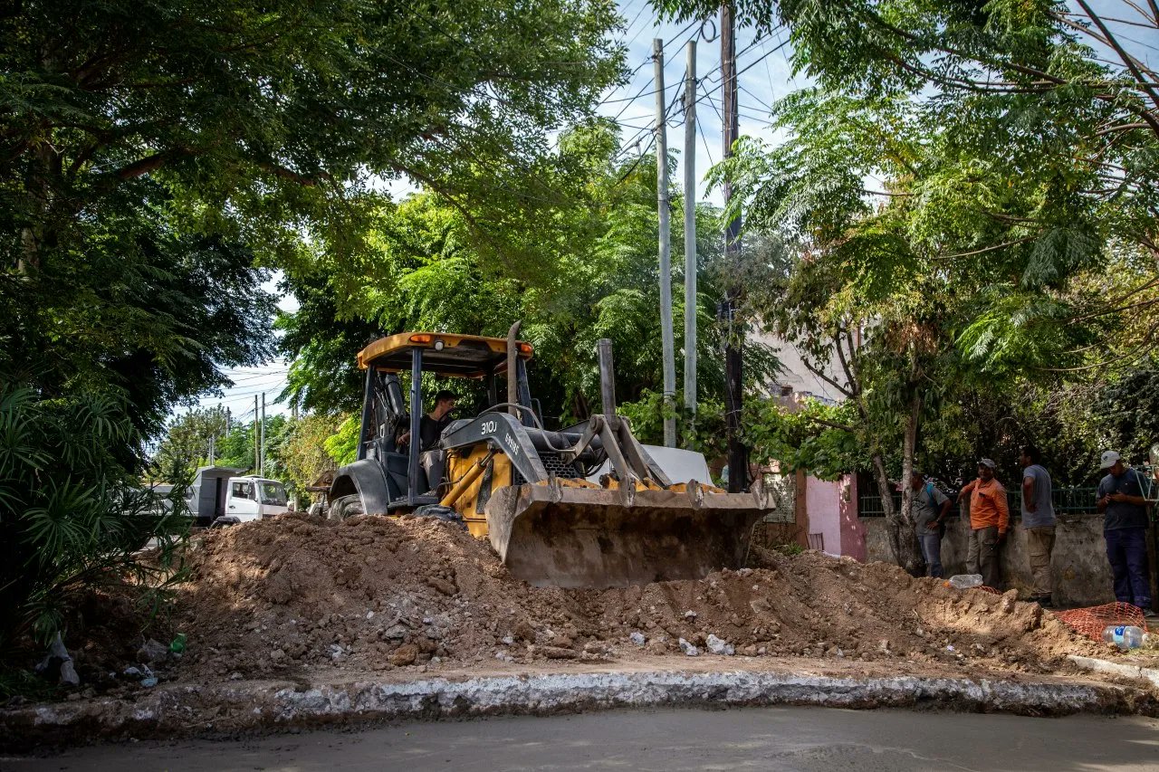 CONTINÚAN LAS OBRAS DE BACHEO EN DISTINTOS BARRIOS DE QUILMES