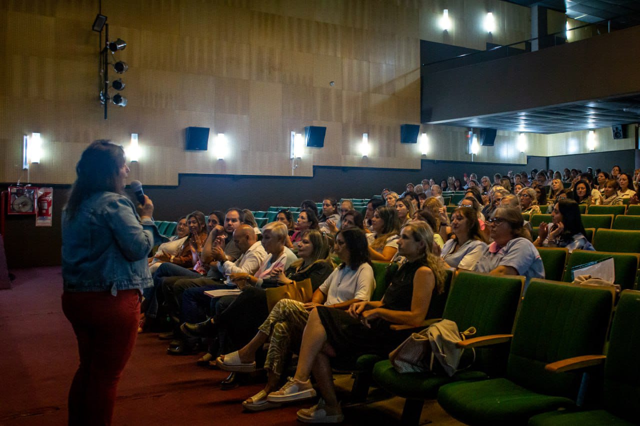 ENCUENTRO EDUCATIVO CON AUTORIDADES PROVINCIALES Y DE LA REGIÓN