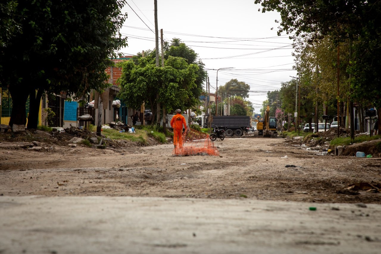 CONTINÚAN LOS AVANCES EN LAS OBRAS DE REPAVIMENTACIÓN DE AVENIDA ZAPIOLA 