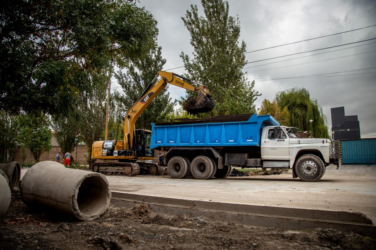 CONTINÚAN LOS AVANCES EN LAS OBRAS DE REPAVIMENTACIÓN DE AVENIDA ZAPIOLA 