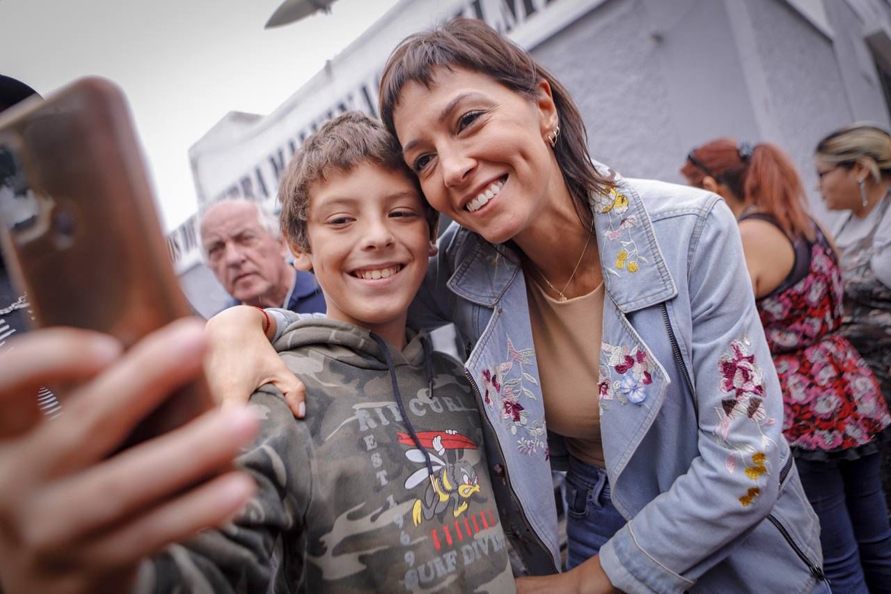 MAYRA JUNTO A VETERANOS DE MALVINAS A 41 AÑOS DE LA GUERRA