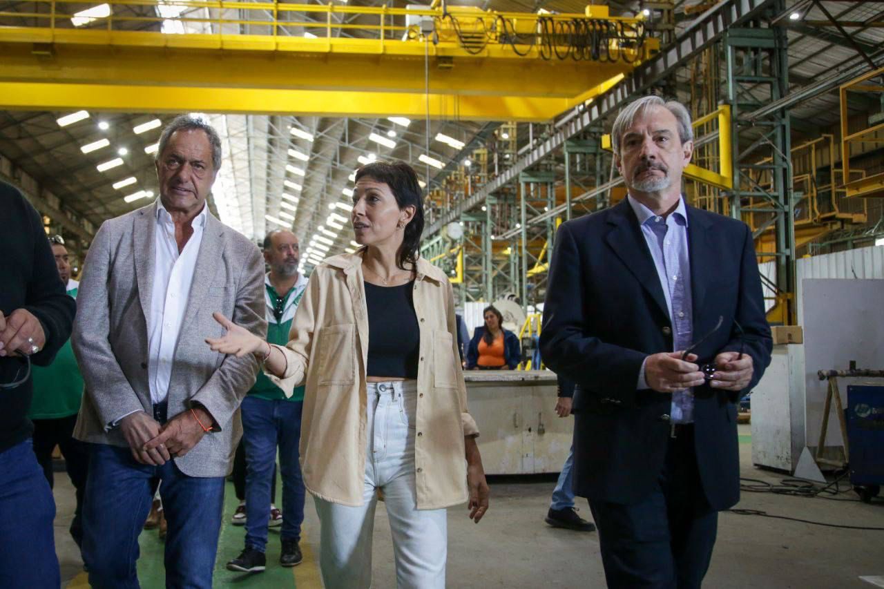 MAYRA MENDOZA Y DANIEL SCIOLI VISITARON LA EMPRESA METALÚRGICA SECIN SA