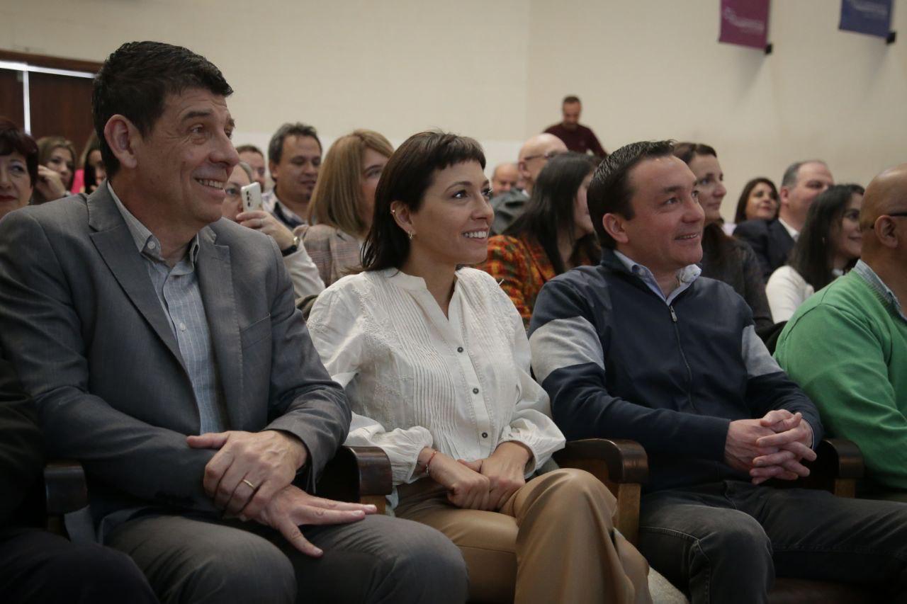 MAYRA ACOMPAÑÓ LA PRESENTACIÓN DE LA FUNDACIÓN CUATRO CAUCES