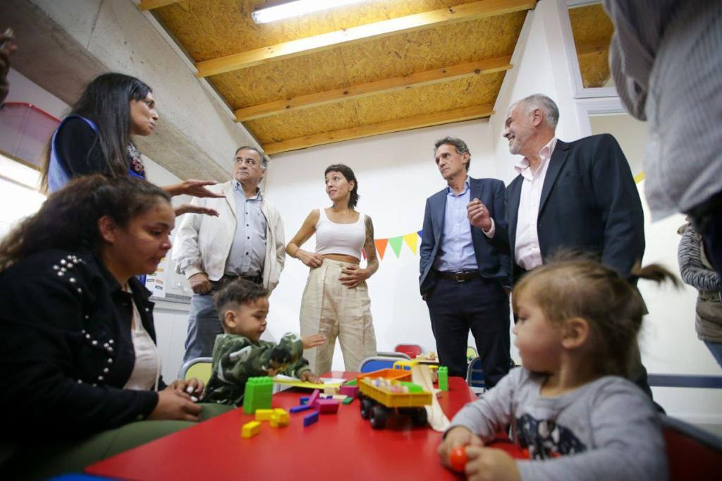 MAYRA Y EL MINISTRO KATOPODIS INAUGURARON UN NUEVO CDI EN BERNAL OESTE