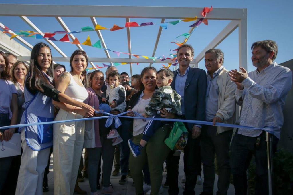 MAYRA Y EL MINISTRO KATOPODIS INAUGURARON UN NUEVO CDI EN BERNAL OESTE