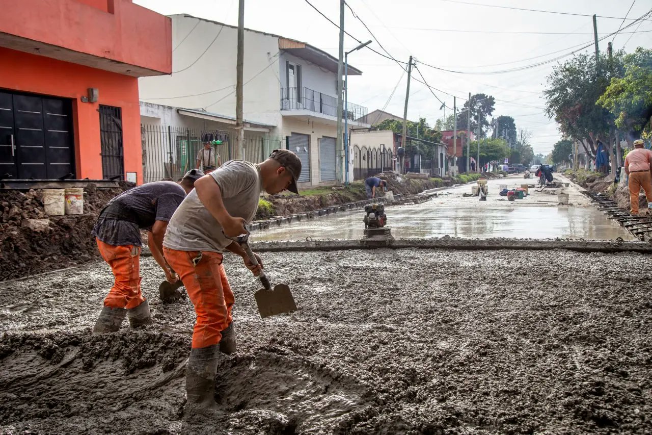 AVANZA  LA OBRA DE PAVIMENTACIÓN EN EL BARRIO LA UNIÓN