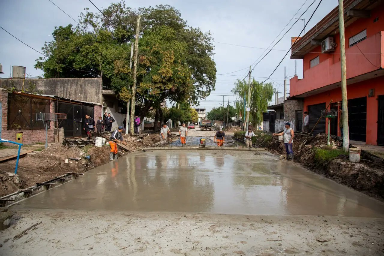 AVANZA  LA OBRA DE PAVIMENTACIÓN EN EL BARRIO LA UNIÓN