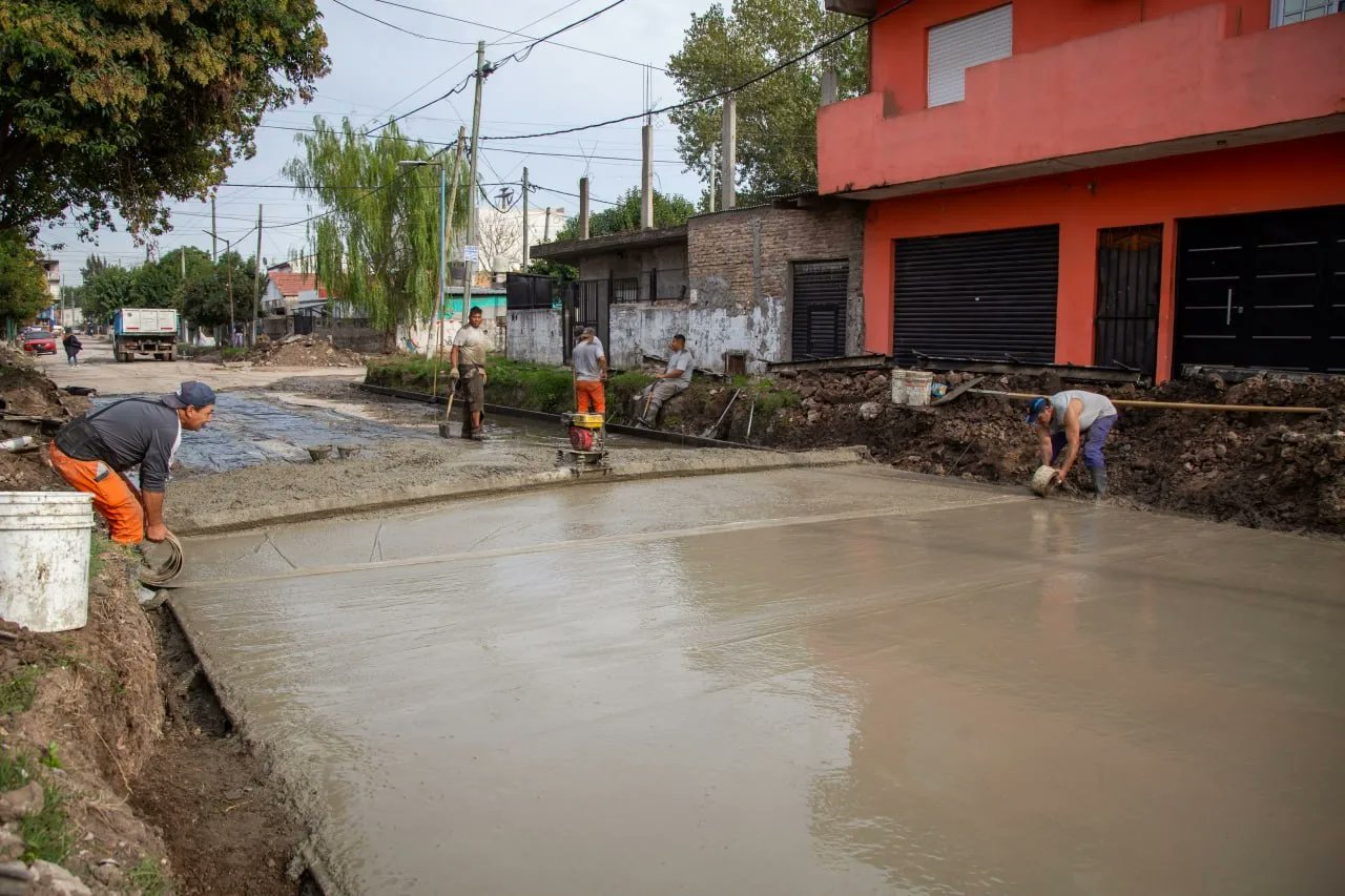 AVANZA  LA OBRA DE PAVIMENTACIÓN EN EL BARRIO LA UNIÓN