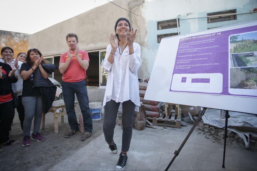 MAYRA RECORRIÓ LAS OBRAS  DE LA ESCUELA SECUNDARIA Nº 58 DE LA RIBERA