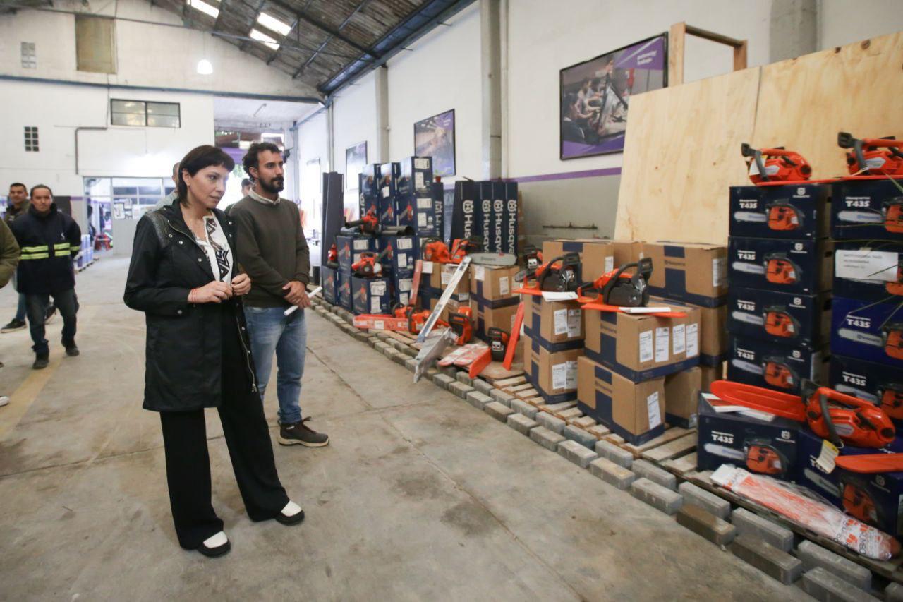 MAYRA ENTREGÓ NUEVAS HERRAMIENTAS PARA LAS BASES OPERATIVAS DEL MUNICIPIO