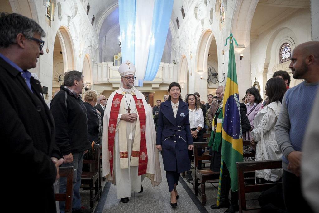 MAYRA PARTICIPÓ DEL TEDEUM Y COMPARTIÓ UN DESAYUNO CON VECINOS Y ENTIDADES