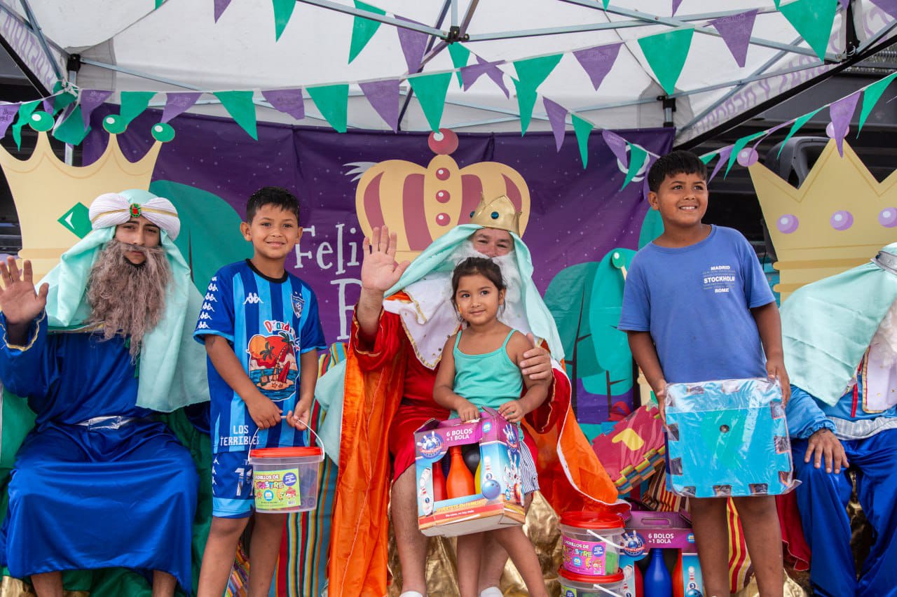 NIÑOS QUILMEÑOS DISFRUTARON DE UNA JORNADA JUNTO A LOS REYES MAGOS