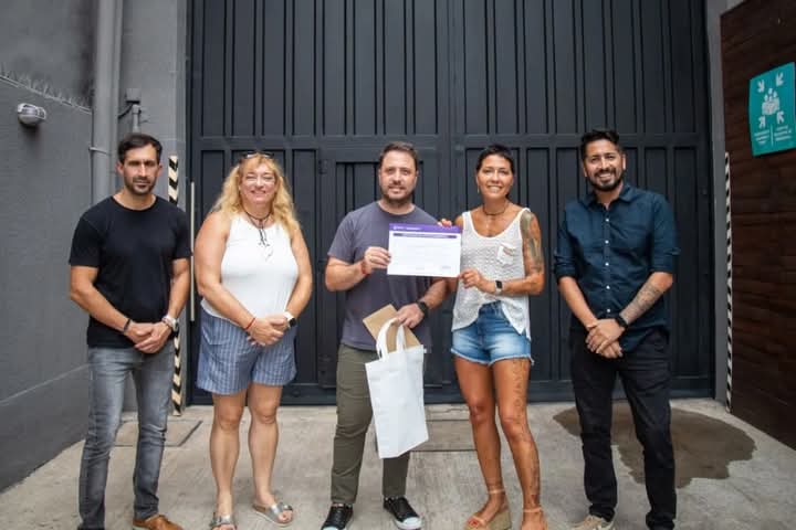 MAYRA ENTREGÓ EL CERTIFICADO DE APTITUD AMBIENTAL A ENVASES FLEXIBLES SRL