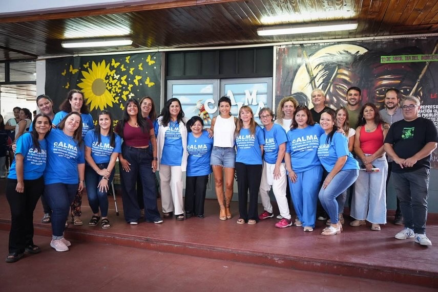 MAYRA Y EVA MIERI ENTREGARON KITS ESCOLARES A ALUMNOS DE ESCUELAS PÚBLICAS