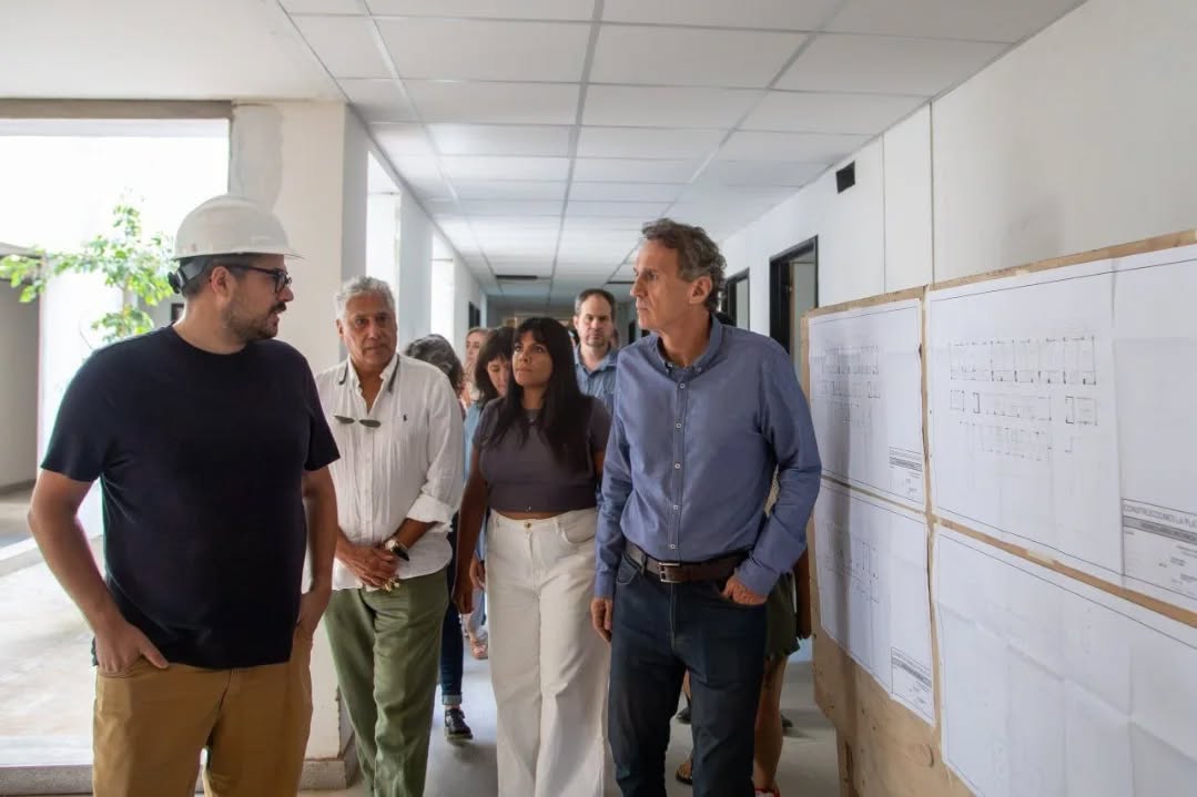EVA MIERI Y GABRIEL KATOPODIS RECORRIERON LA OBRA EN EL HOSPITAL IRIARTE