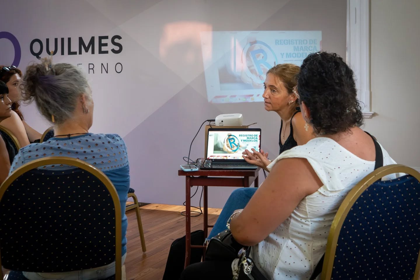 EL MUNICIPIO LLEVÓ ADELANTE UNA CAPACITACIÓN PARA EL REGISTRO DE MARCA