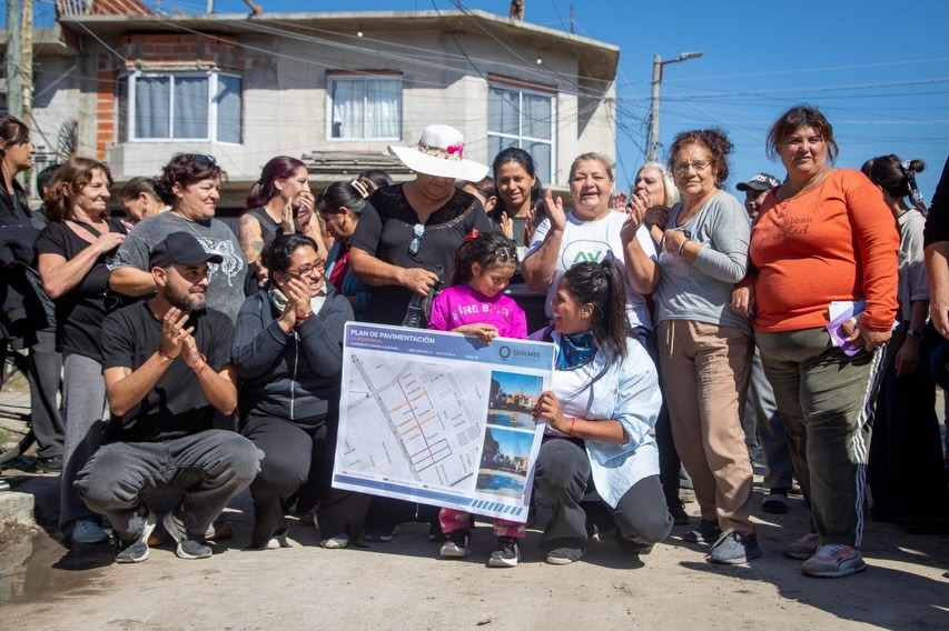 AVANZAN LAS OBRAS DE PAVIMENTO EN EL BARRIO LA RESISTENCIA CON FONDOS 100% 