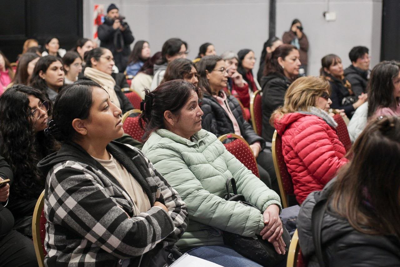 INICIÓ EL TERCER CURSO DE INTRODUCCIÓN A LA LENGUA DE SEÑAS Y CULTURA SORDA