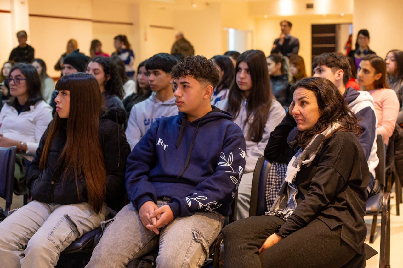 EL MUNICIPIO DE QUILMES PRESENTÓ EL TALLER “JUVENTUDES Y EMPLEABILIDAD” 