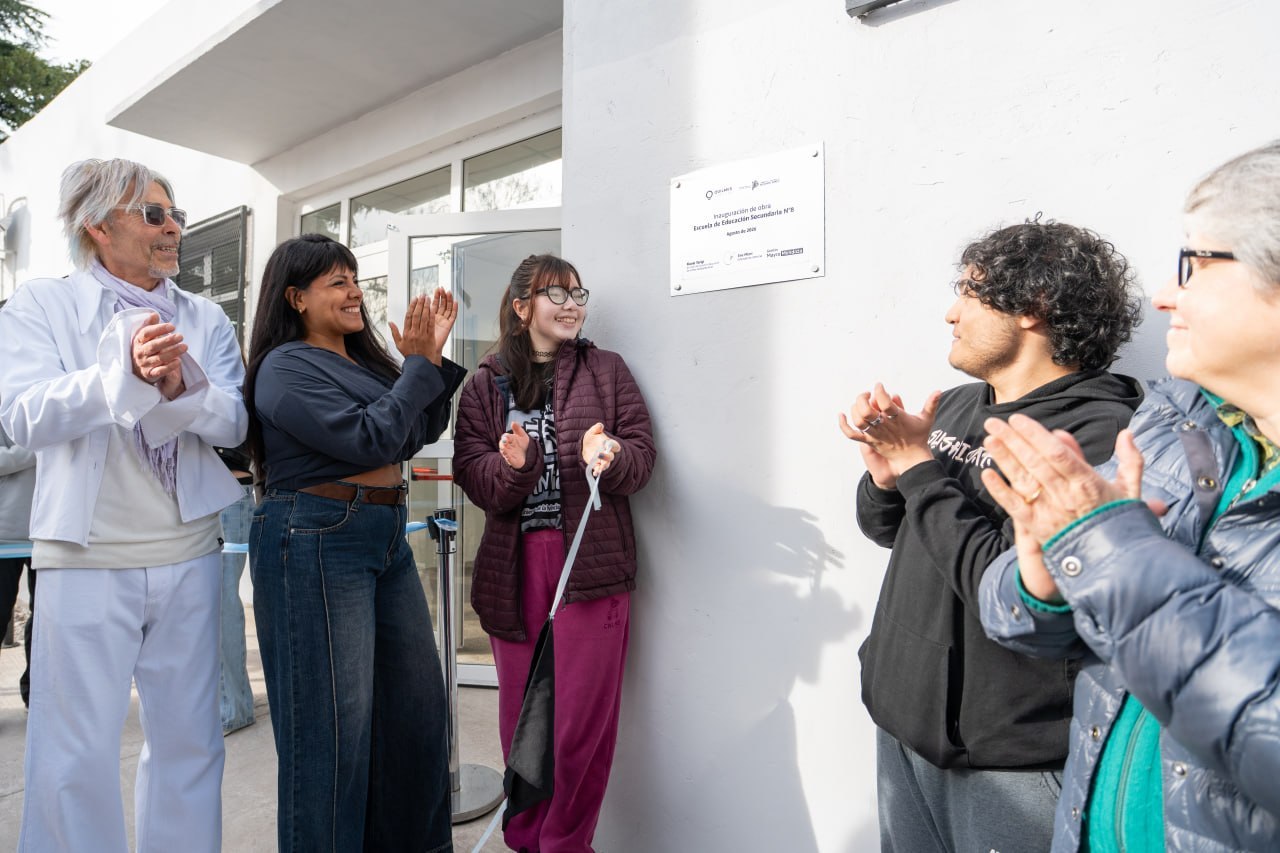 INAUGURARON LA PRIMERA ETAPA DE LA OBRA DE LA ESCUELA SECUNDARIA Nº 8 DE DO