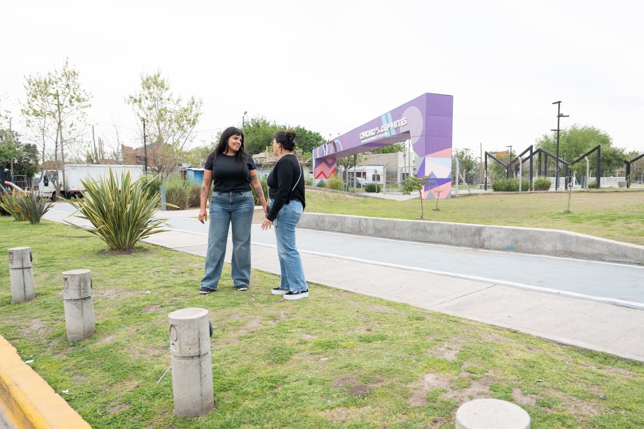 EL MUNICIPIO DE QUILMES REALIZA TAREAS DE MANTENIMIENTO DE PLAZAS Y PARQUES